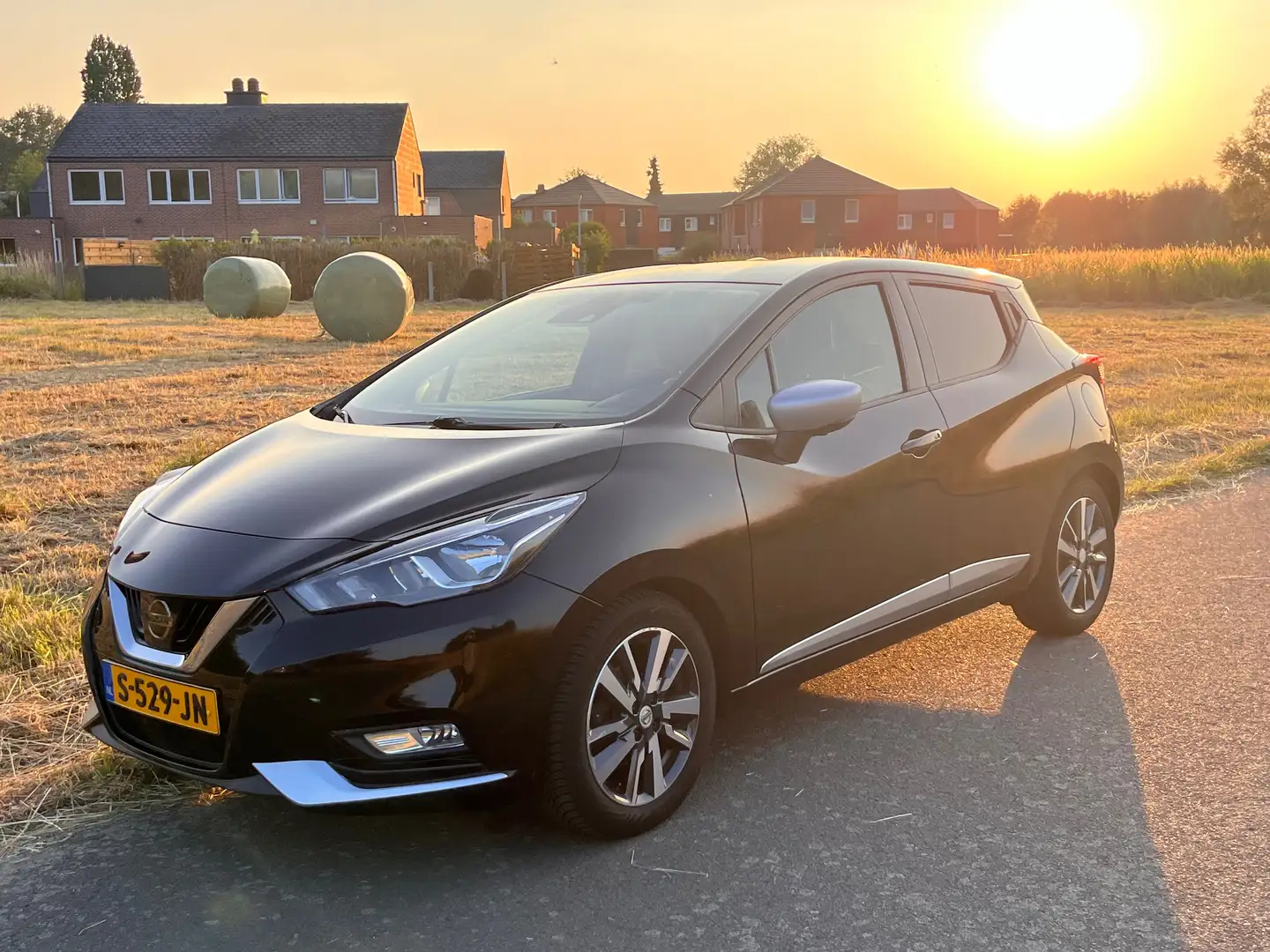Nissan Micra 0.9 IG-T Tekna Zwart - 1