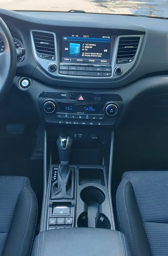 Hyundai TUCSON Tucson II 20151.7 crdi Xpossible 2wd 141cv dct Nero - 1