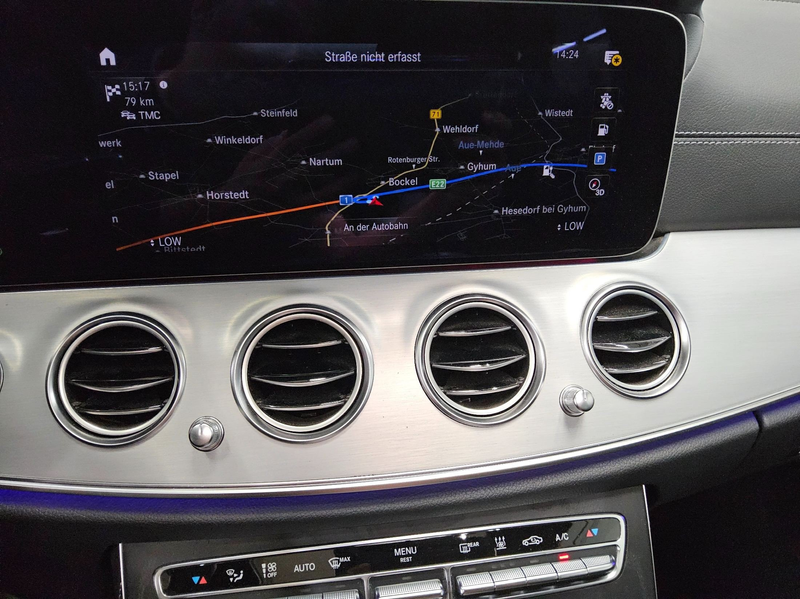 Mercedes-Benz E 300 T de AMG-Line Navi LED Widescreen GSD AHK — photo 7