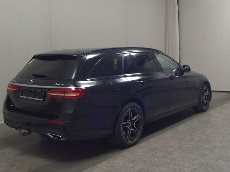 Mercedes-Benz E 300 T de AMG-Line Navi LED Widescreen GSD AHK — photo 4