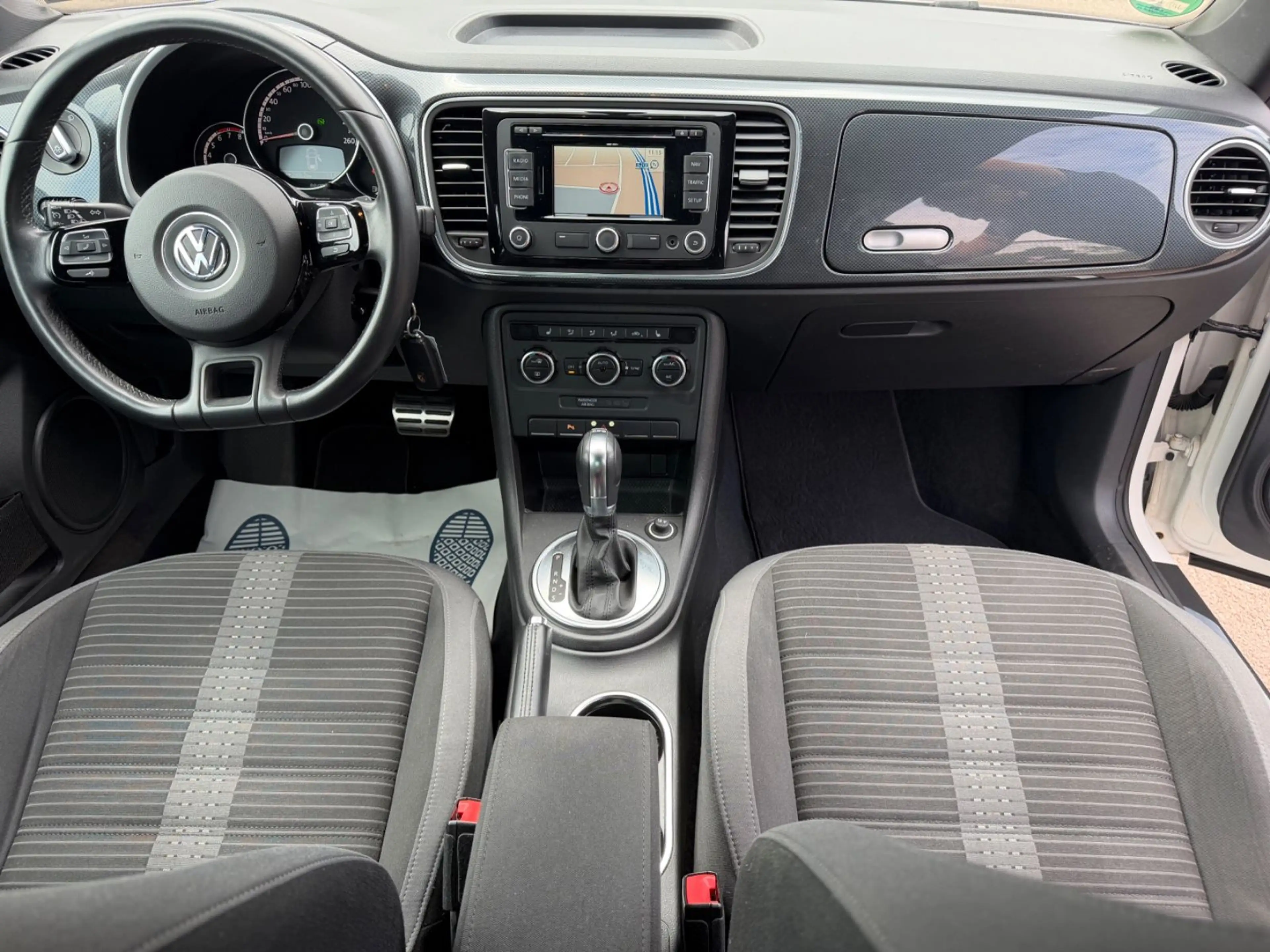 Volkswagen Beetle 2.0 16V T FSi Sport DSG+Navi+Tempomat+SHZ — photo 9