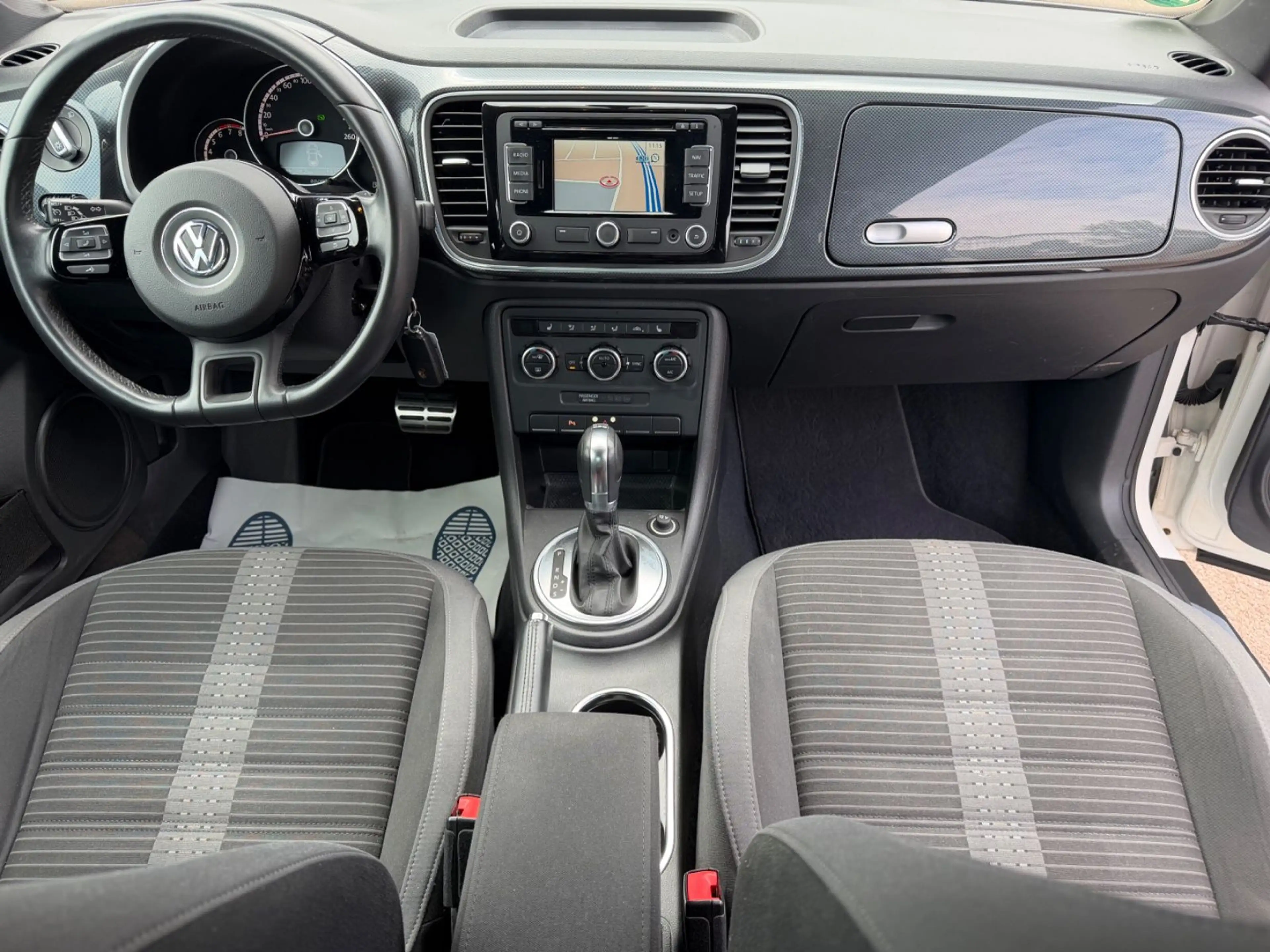 Volkswagen Beetle 2.0 16V T FSi Sport DSG+Navi+Tempomat+SHZ — photo 8