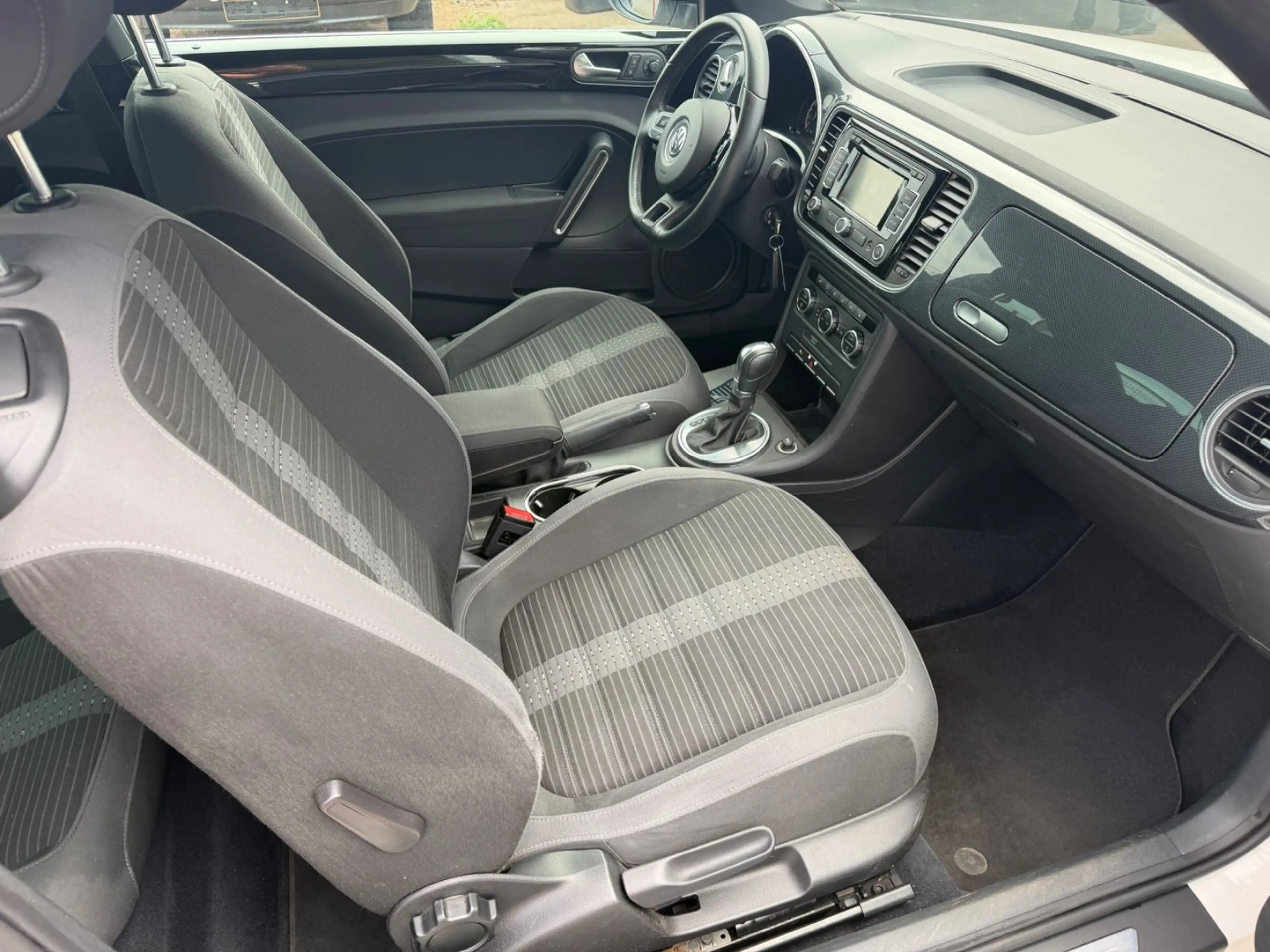 Volkswagen Beetle 2.0 16V T FSi Sport DSG+Navi+Tempomat+SHZ — photo 11