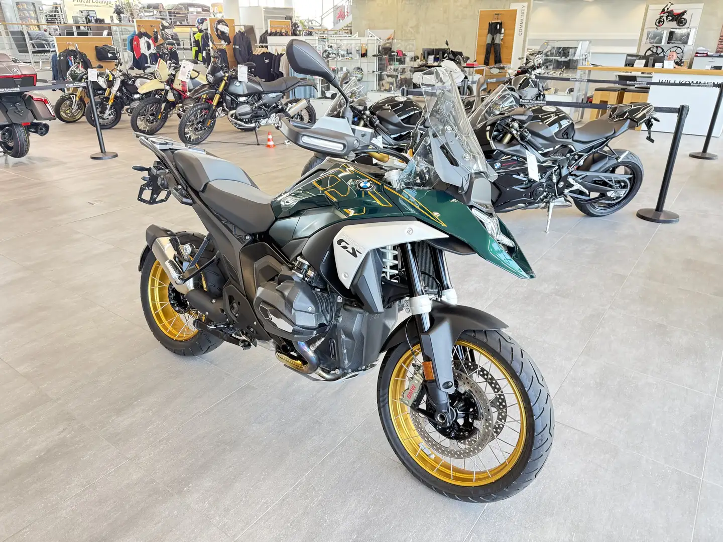 BMW R 1300 GS 5 Pakete Sitzh. Option 719 Verde - 2