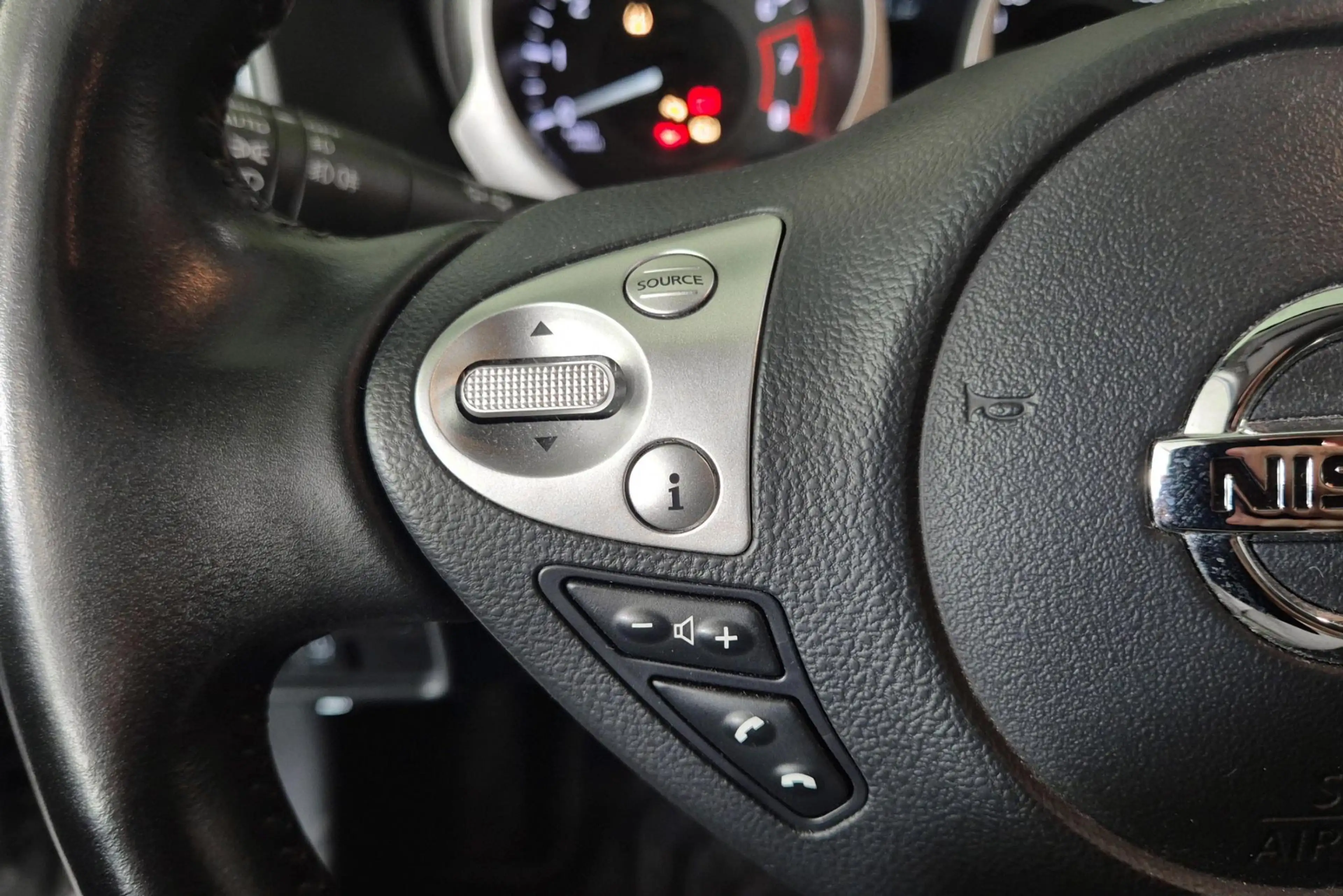 Nissan Juke 1.6 112 Xtronic N-Connecta Automaat/360 Camera/Cru — photo 18