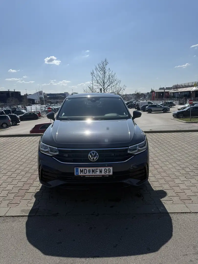 Volkswagen Tiguan 2,0 TDI R-Line DSG Black Style Matrix - 2