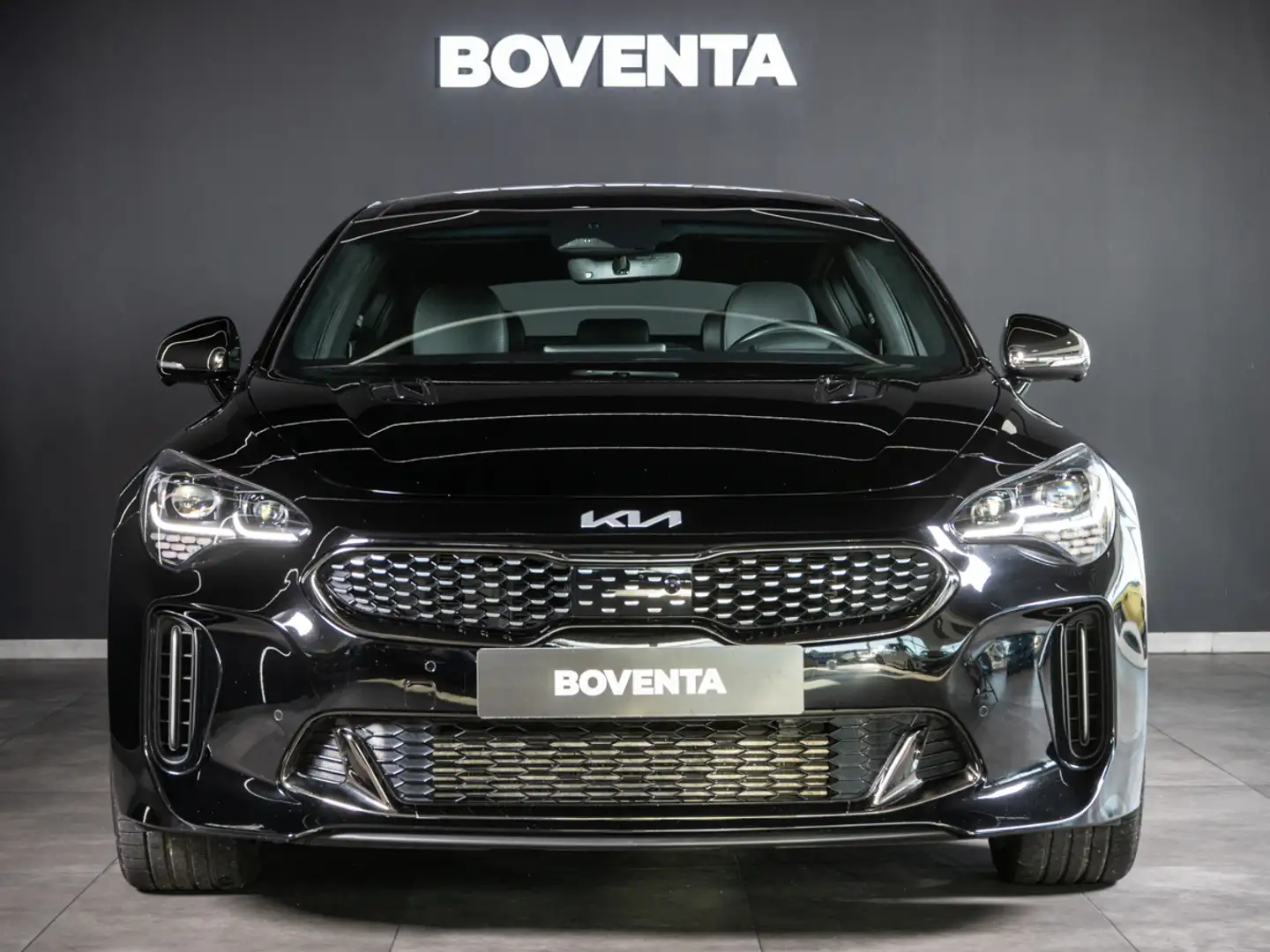 Kia Stinger GT 3.3 V6 T-GDI 4WD *SCHIEBEDACH*VOLLAUSSTATTUNG* Чёрный - 2