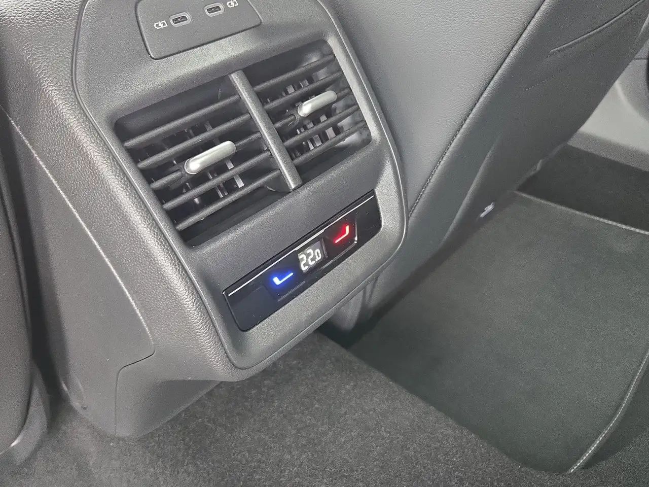 Volkswagen Passat Variant 2.0 TDI DSG 4M R-Line 15