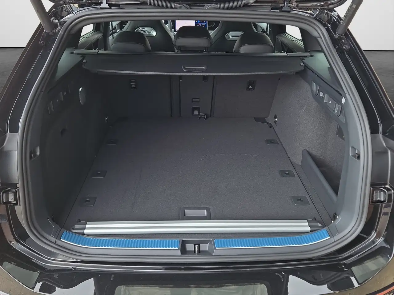Volkswagen Passat Variant 2.0 TDI DSG 4M R-Line 13