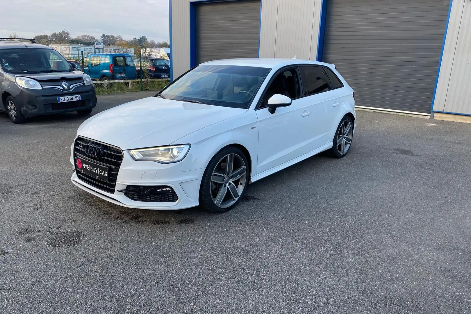 Audi A3 S-line Sportback Quattro 2.0 TDI 184ch BVA S-Tronic SLINE ENTRETENUE GTIE 12M Blanc - 1