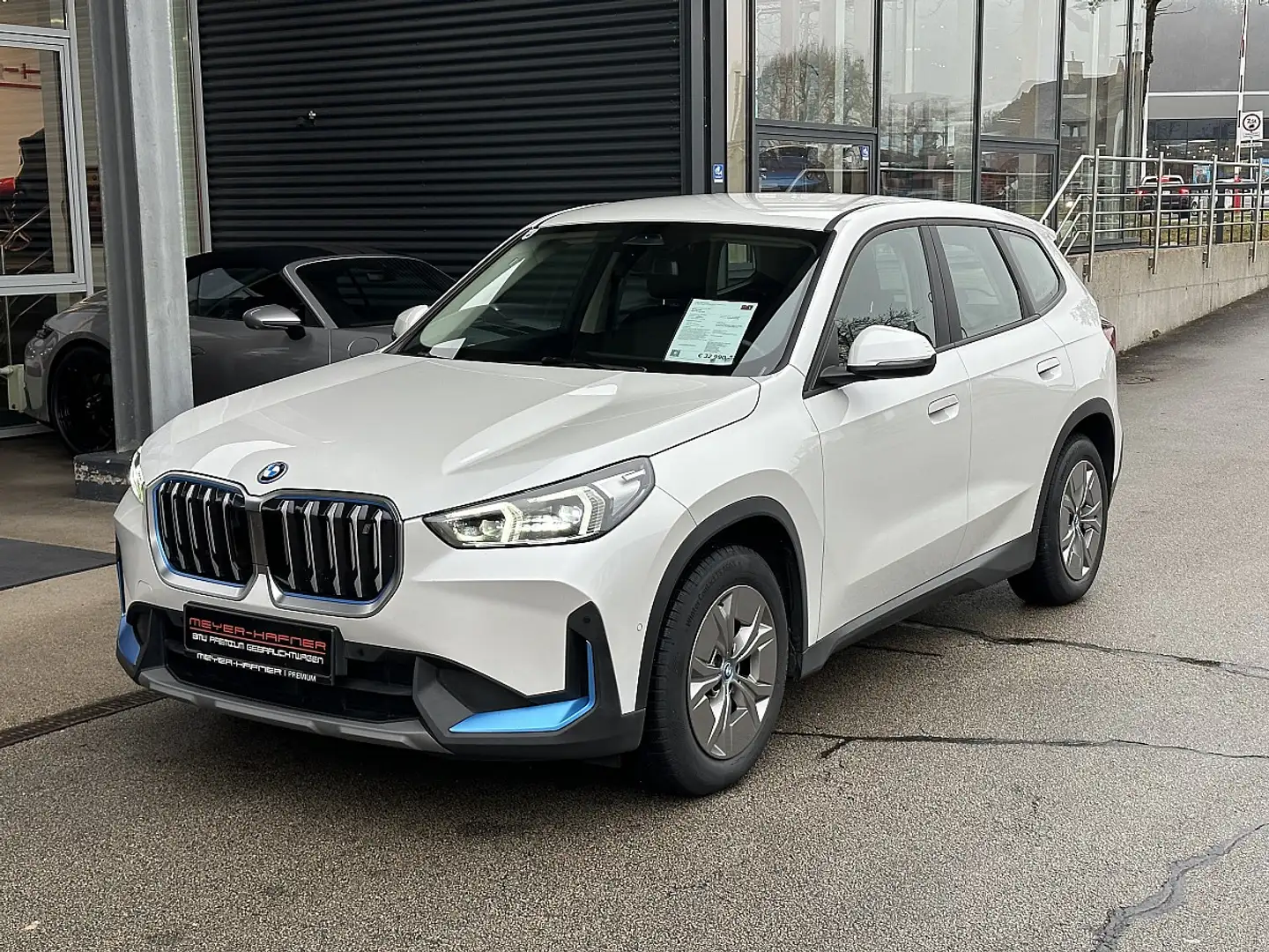 BMW iX1 xDrive30 64,7kWh Blanc - 1