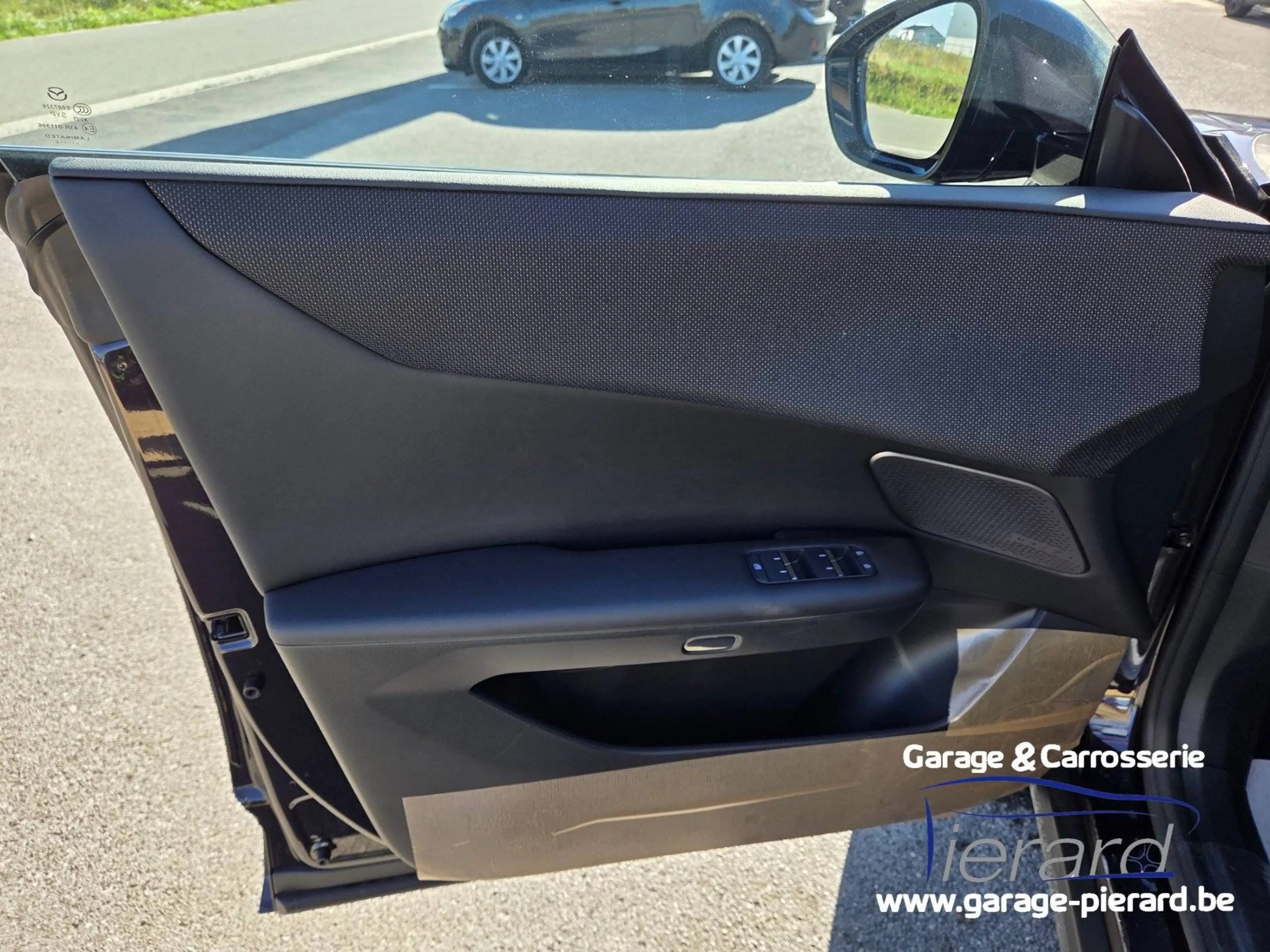 Mazda CX-6e CX-6e 78 kWh Takumi — photo 4