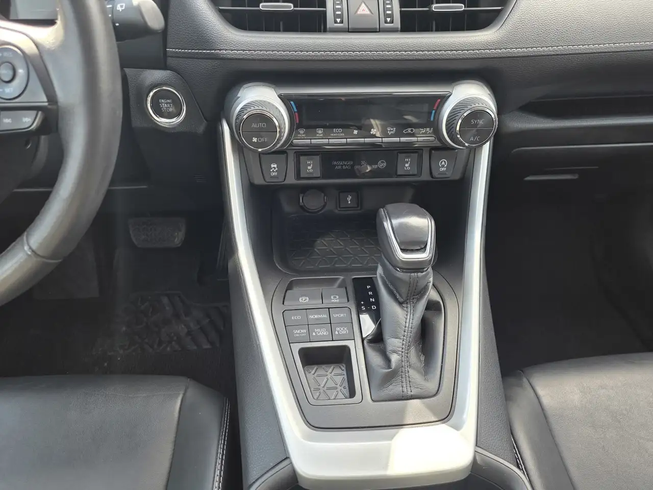Toyota RAV 4 снимка Toyota RAV 4