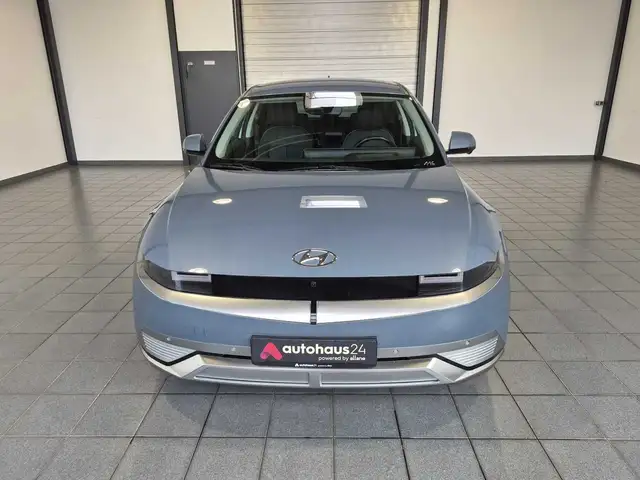 Hyundai Ioniq 5 view 2