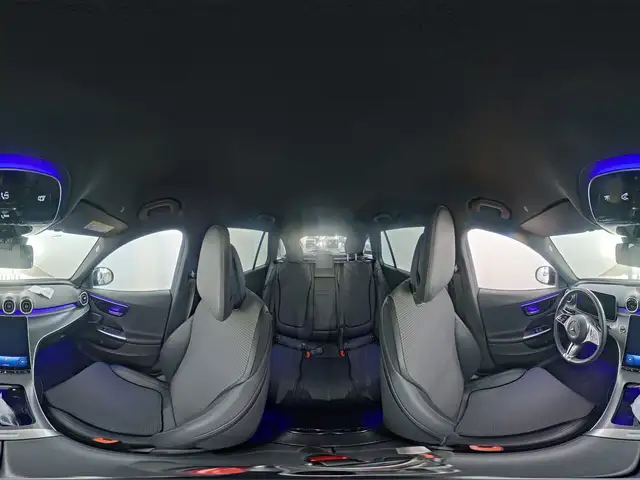 Mercedes-Benz C-Class view 13