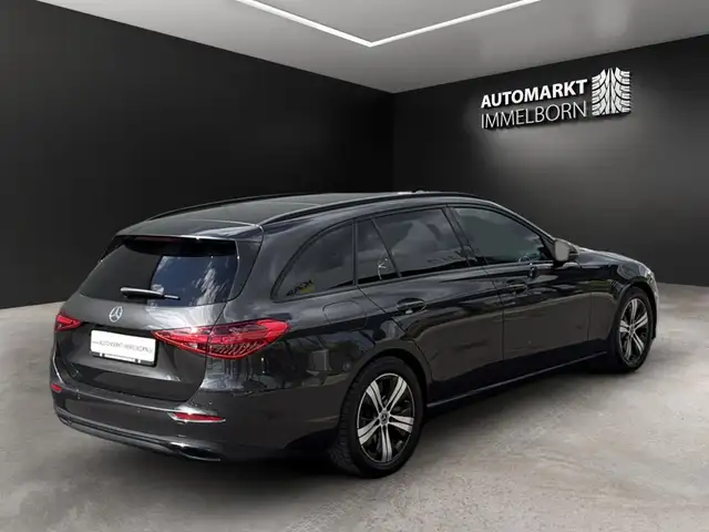 Mercedes-Benz C-Class view 8