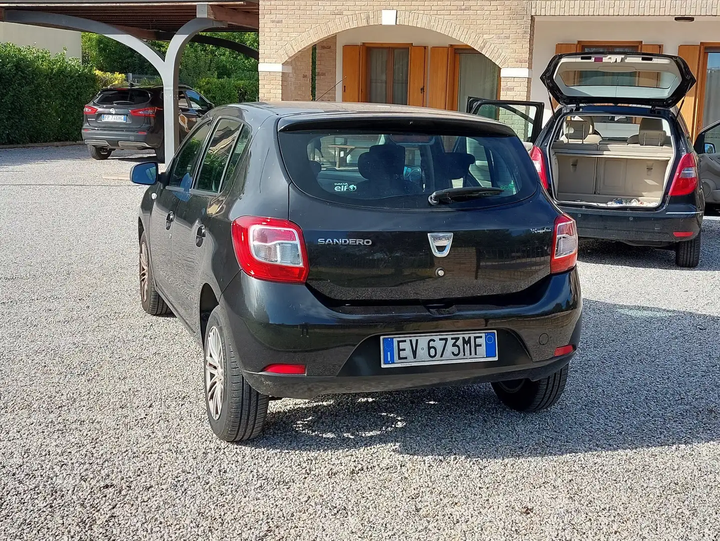 Dacia Sandero Sandero II del 2014 cil. 1.5 dci Laureate 75cv Zwart - 2