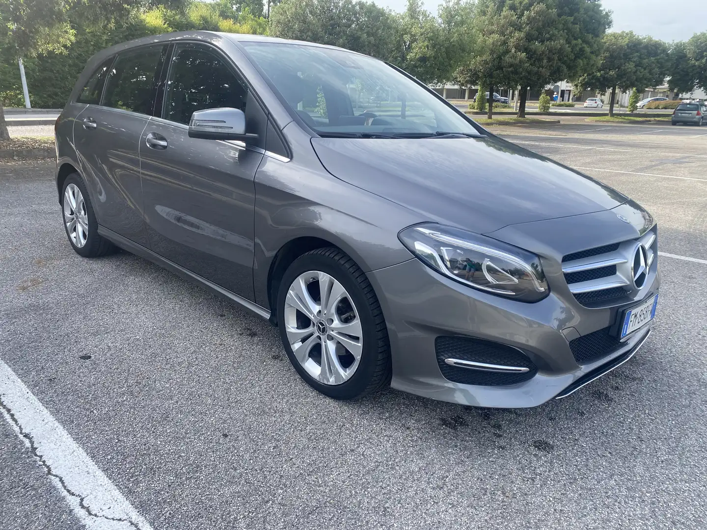 Mercedes-Benz B 180 B 180 d (cdi) Sport auto Gris - 1