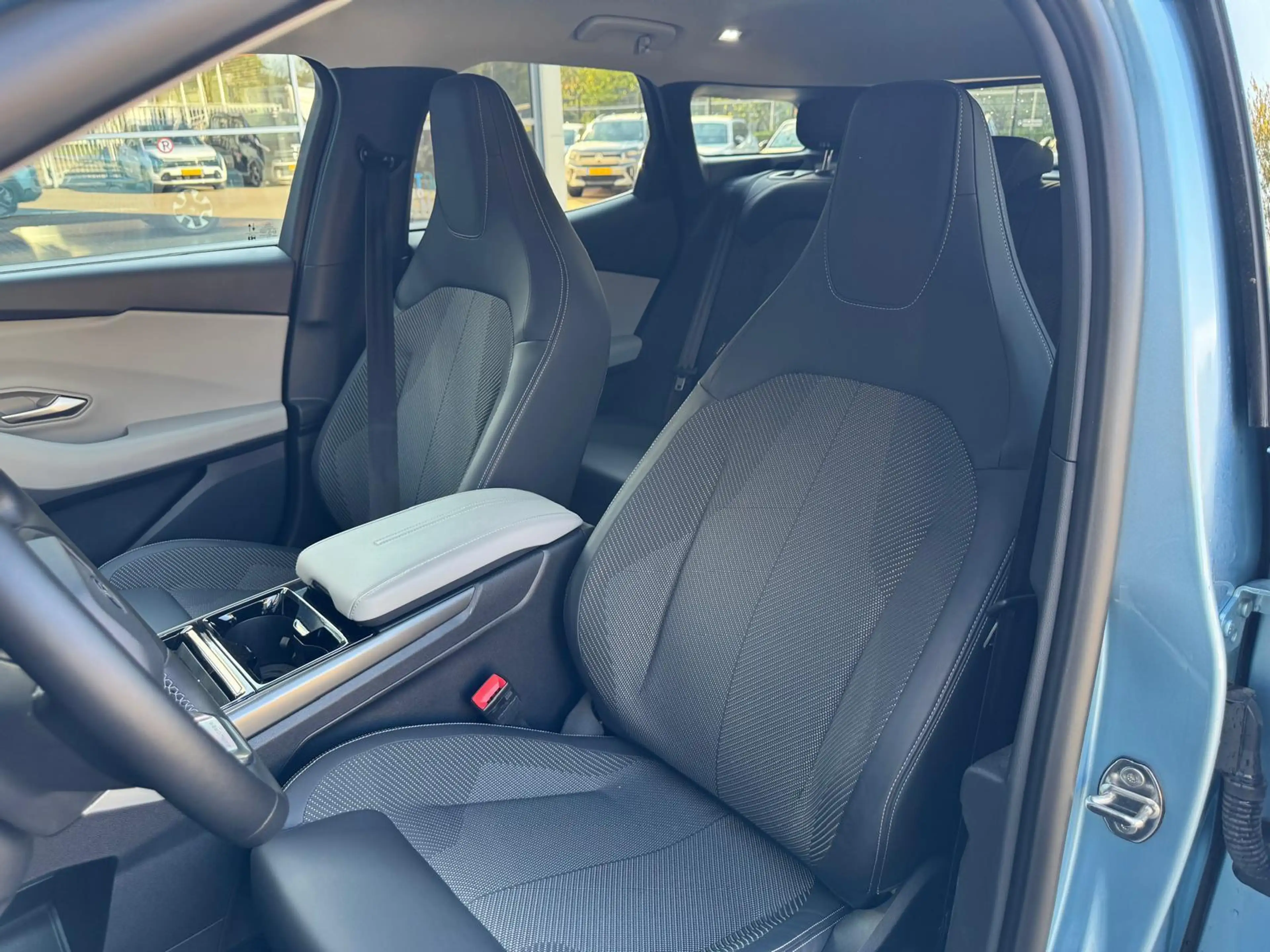 Ford Explorer Premium Extended Range AWD 77 kWh Navigatie | Appl — photo 14