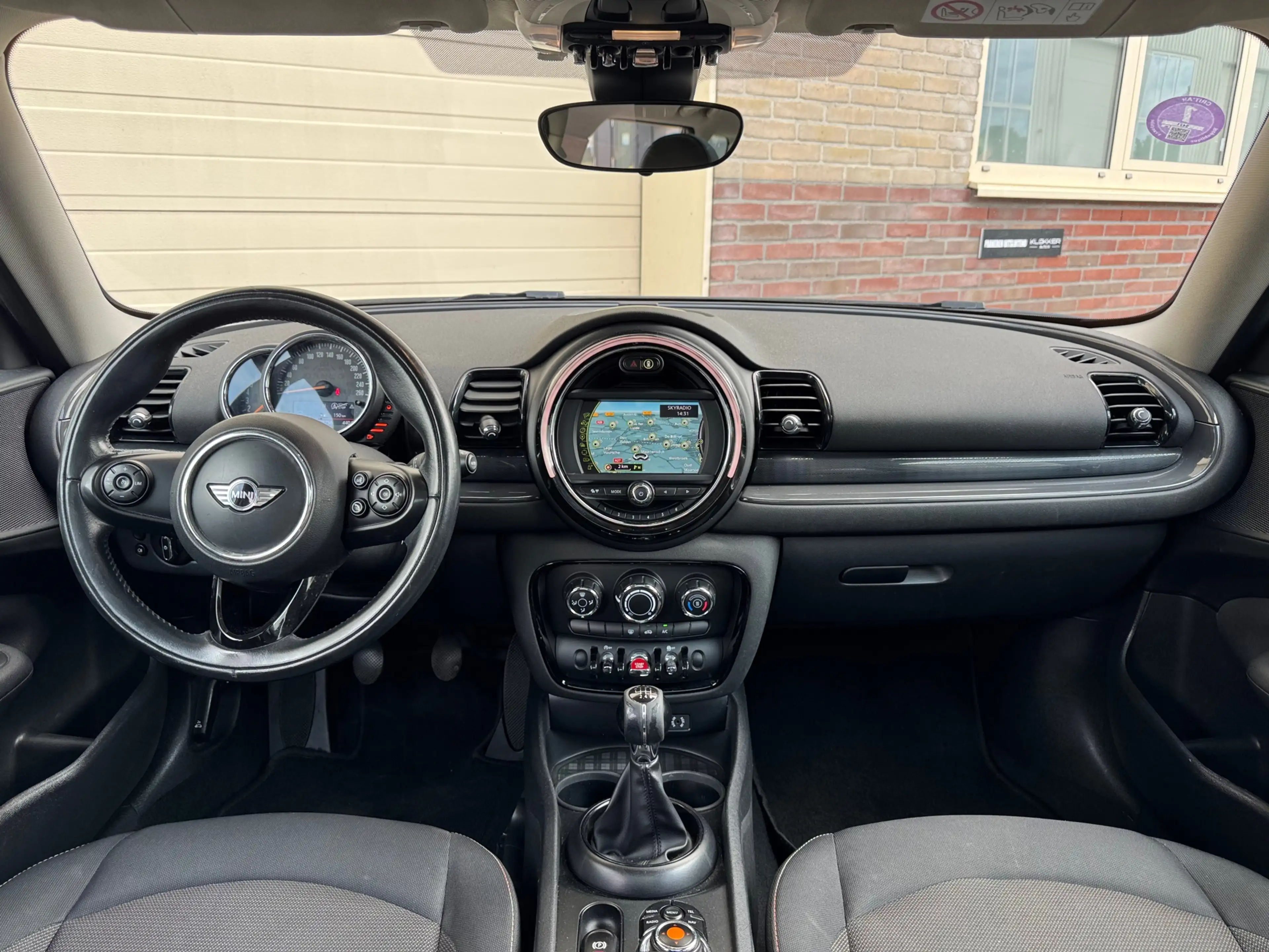 MINI One Clubman 1.5 Business Pano|Navi|Cruise — photo 3