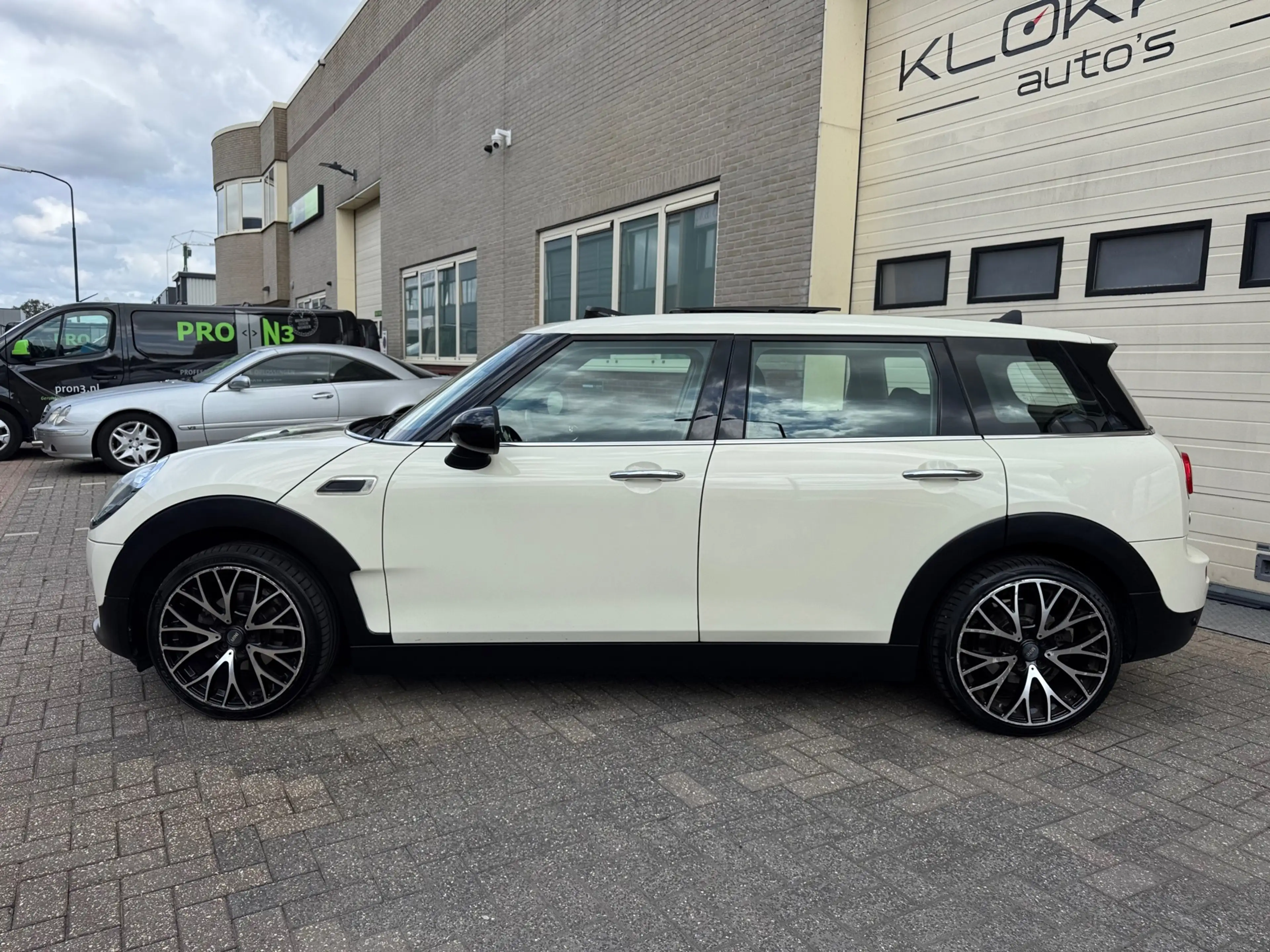 MINI One Clubman 1.5 Business Pano|Navi|Cruise — photo 6