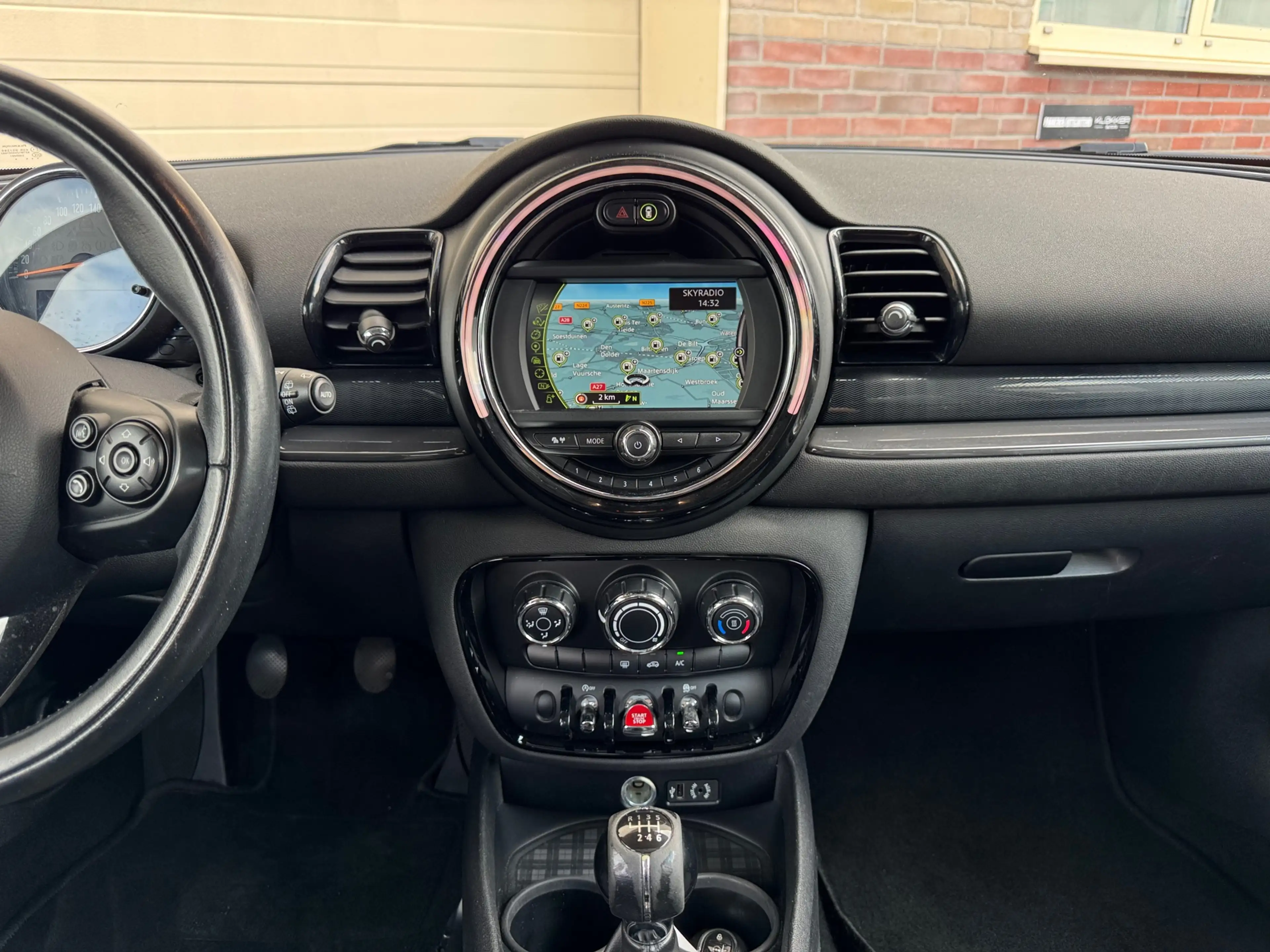 MINI One Clubman 1.5 Business Pano|Navi|Cruise — photo 12