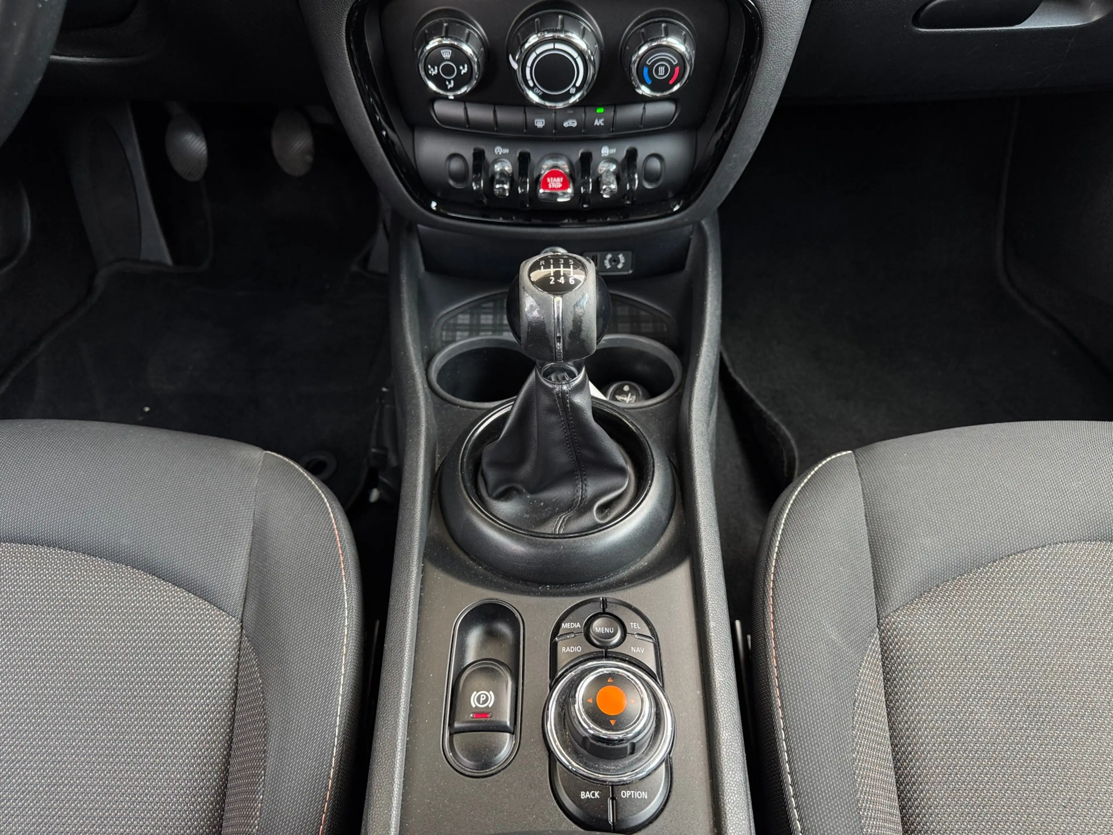 MINI One Clubman 1.5 Business Pano|Navi|Cruise — photo 14