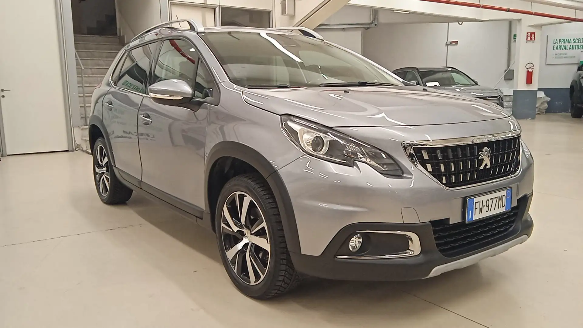 Peugeot 2008 1.2 PureTech Turbo Allure Gris - 1