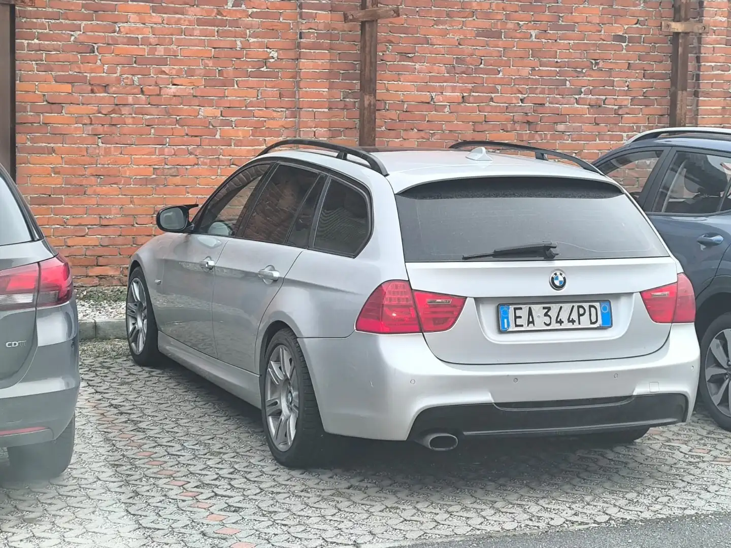 BMW 320 320d DPF Touring Aut. - 2