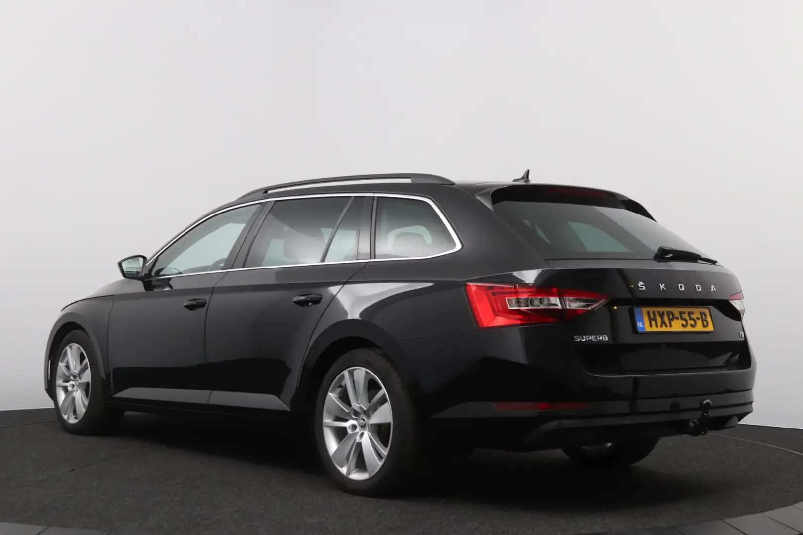Skoda Superb Combi 1.4 TSI 218pk PHEV DSG iV Business Edition | Zwart - 2