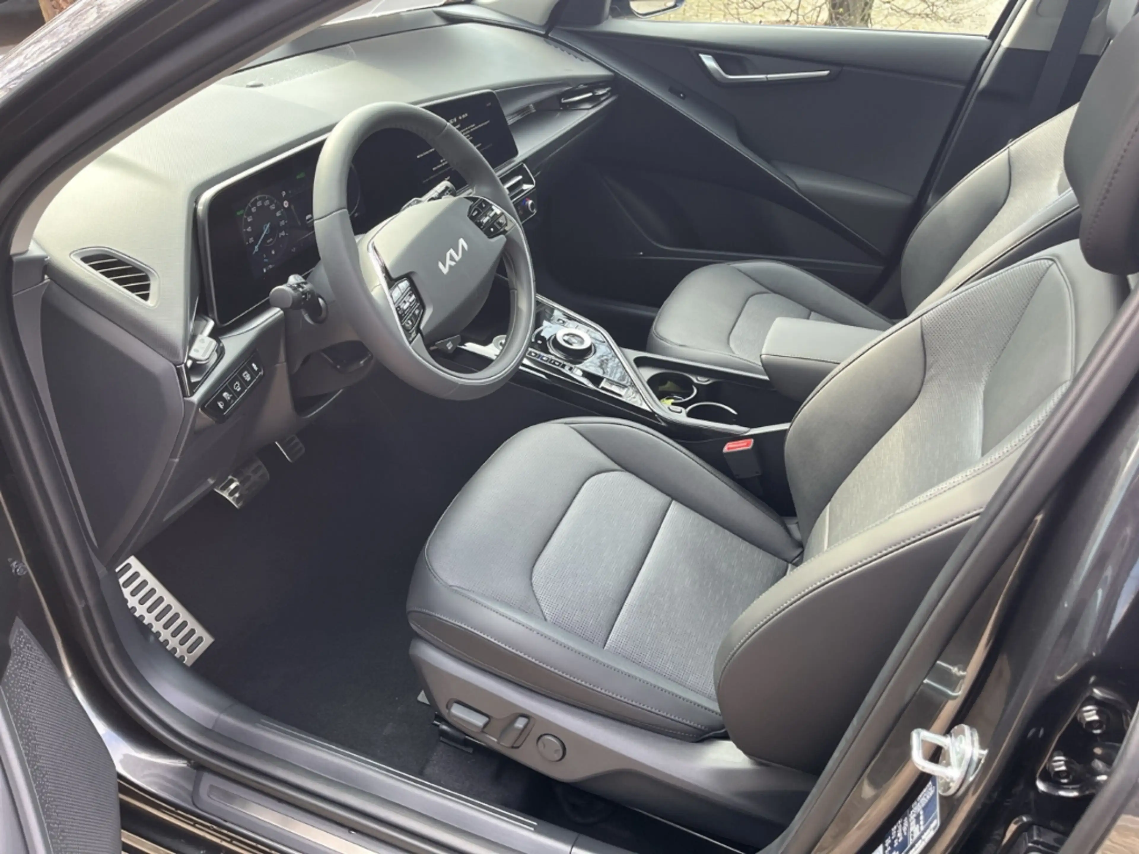 Kia Niro 1.6 HEV SPIRIT / UPE: 43.640,- € / TECH RELAX GLAS — photo 9