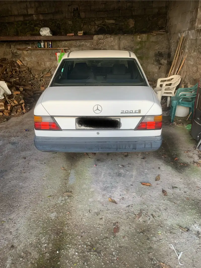 Mercedes-Benz E 200 - 2