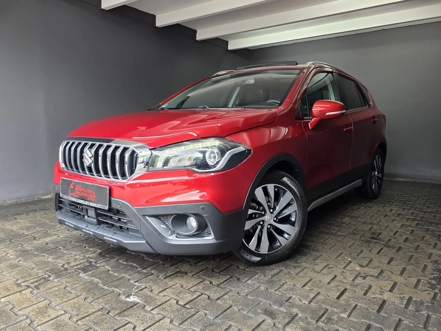 Suzuki SX4 S-Cross Comfort+ 4x4, PANO, ACC, R-KAMERA, LED, LEDER Kırmızı - 1