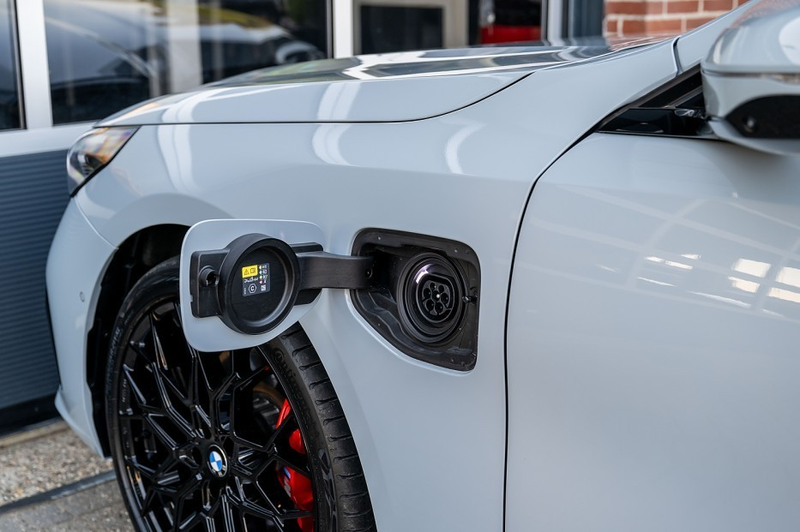 BMW 550 5-serie 550e xDrive Touring M Sport Pro | Panorama — photo 25