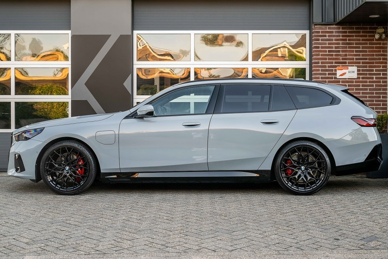 BMW 550 5-serie 550e xDrive Touring M Sport Pro | Panorama — photo 28