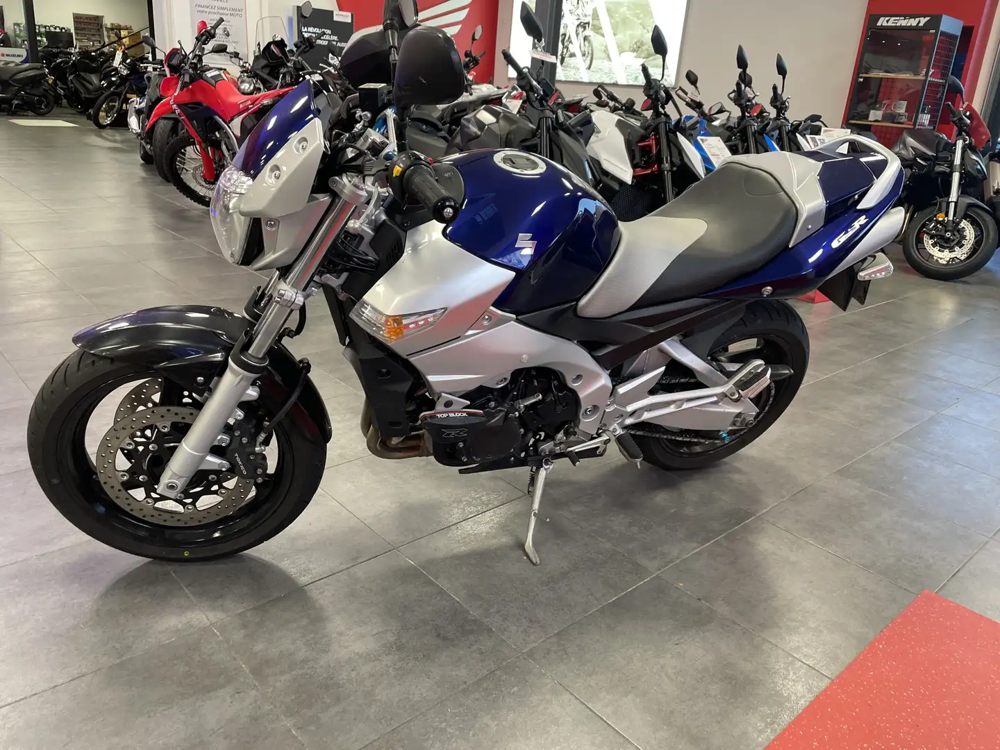 Suzuki GSR 600 Blauw - 2