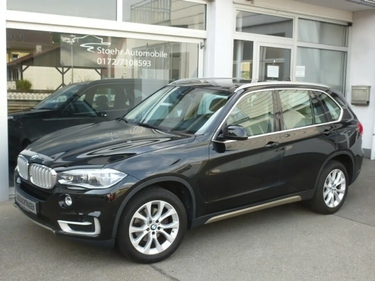 BMW X5 F15 3,0d Xdrive Steptr Navi AHK Panno 1.HD Schwarz - 1