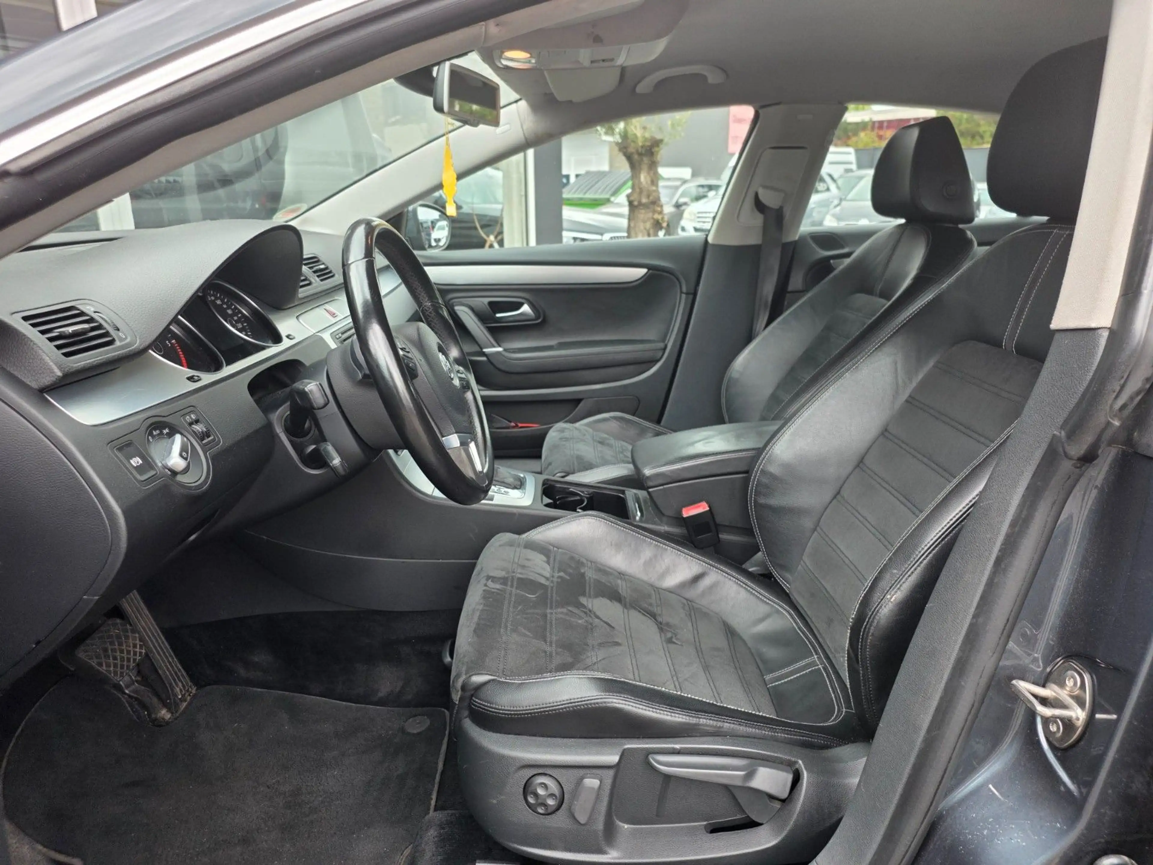 Volkswagen Passat CC 2,0TDI DSG PDC/Teilleder/18 Zoll — photo 13