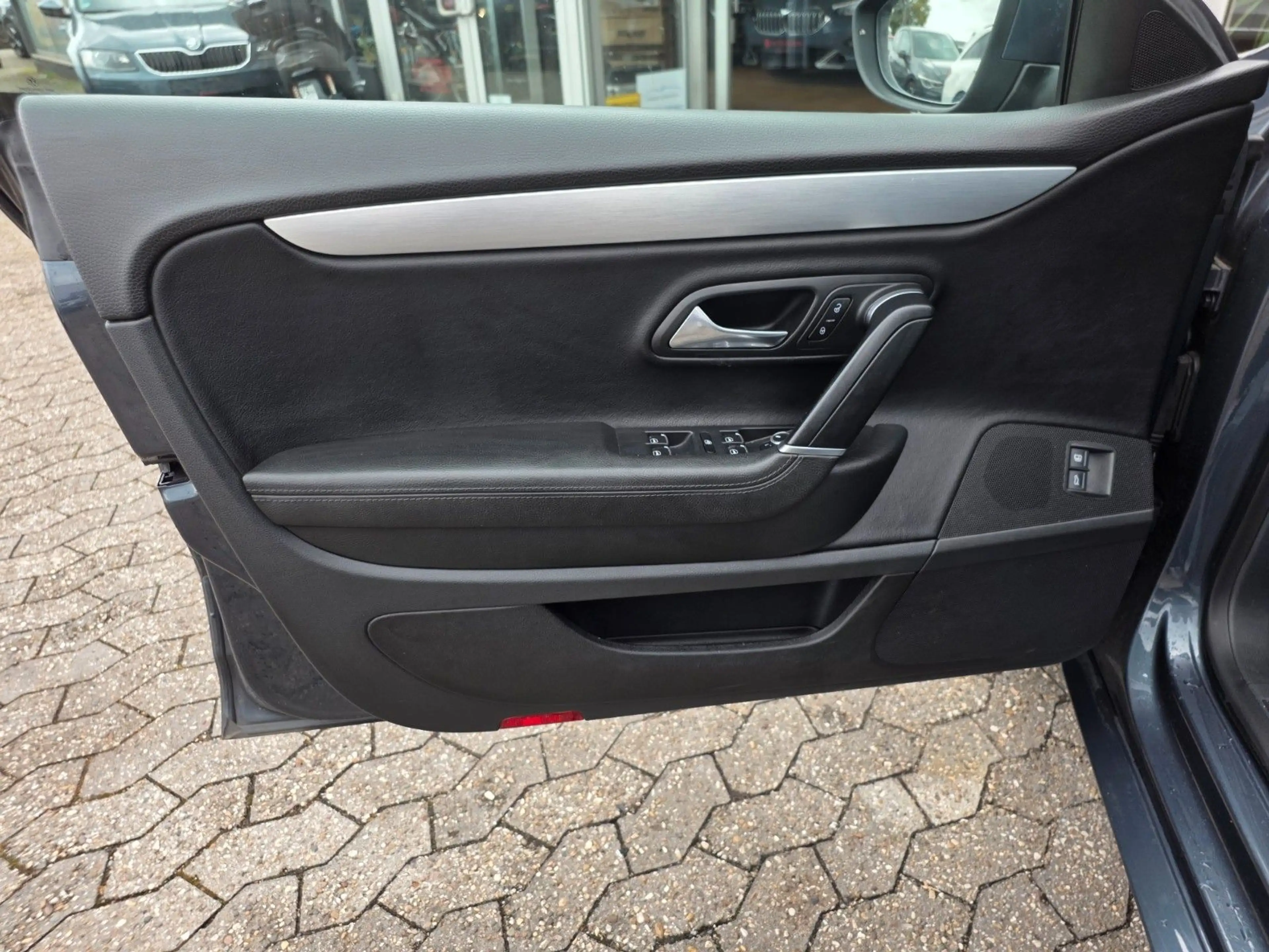 Volkswagen Passat CC 2,0TDI DSG PDC/Teilleder/18 Zoll — photo 14