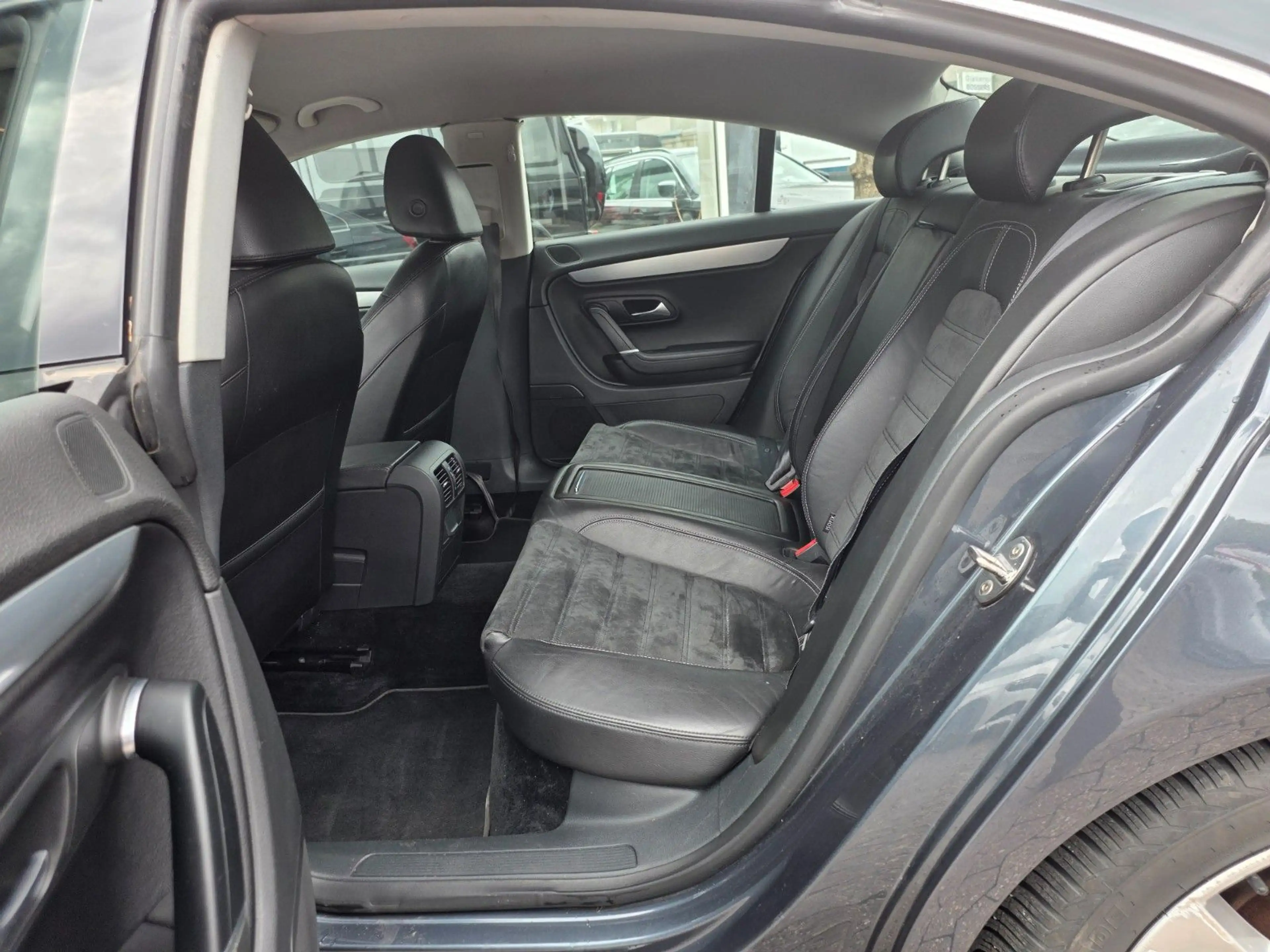 Volkswagen Passat CC 2,0TDI DSG PDC/Teilleder/18 Zoll — photo 7