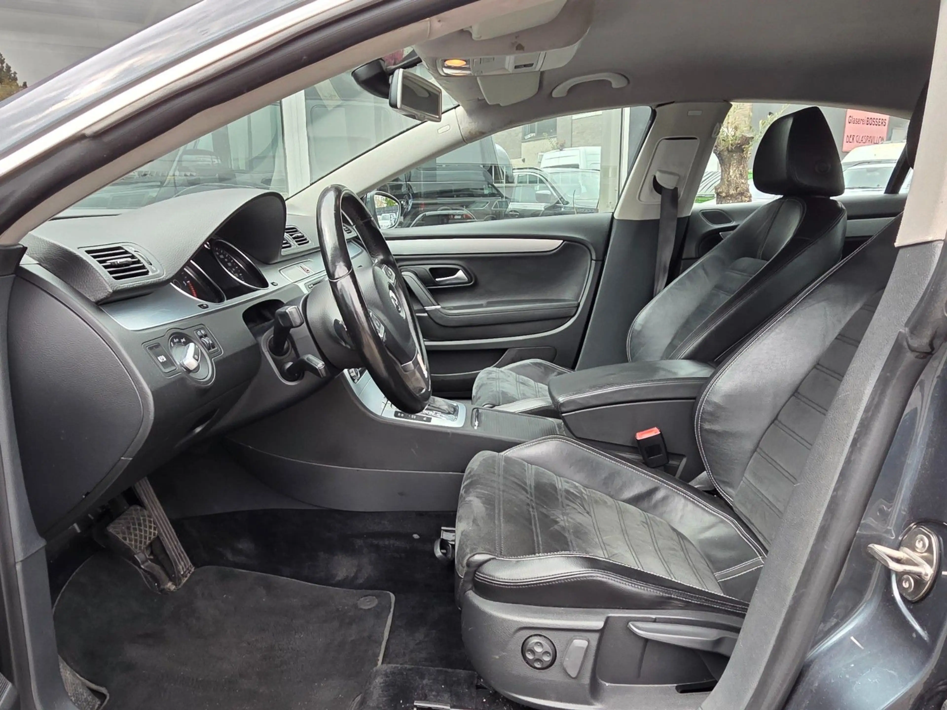 Volkswagen Passat CC 2,0TDI DSG PDC/Teilleder/18 Zoll — photo 11