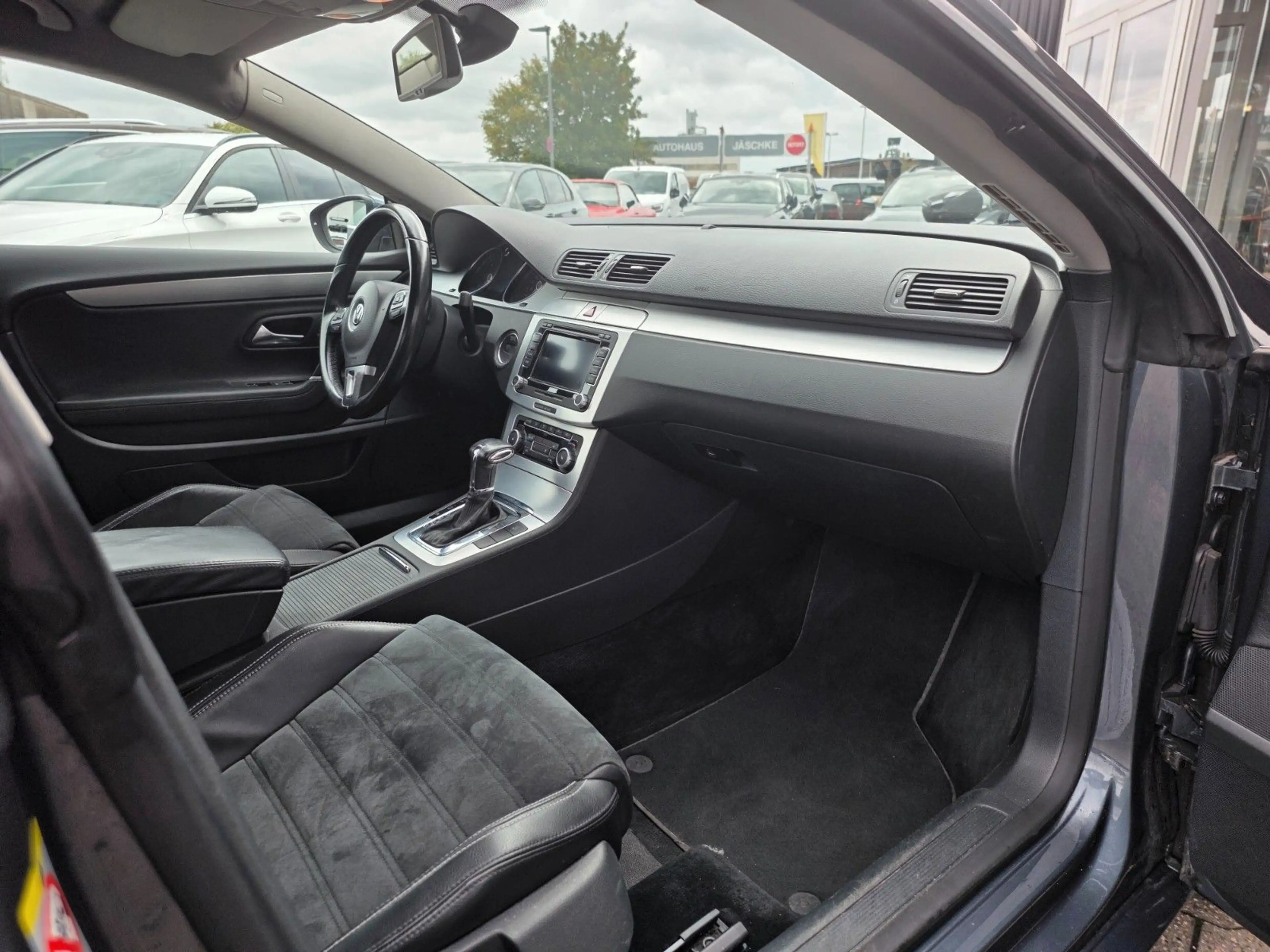 Volkswagen Passat CC 2,0TDI DSG PDC/Teilleder/18 Zoll — photo 8