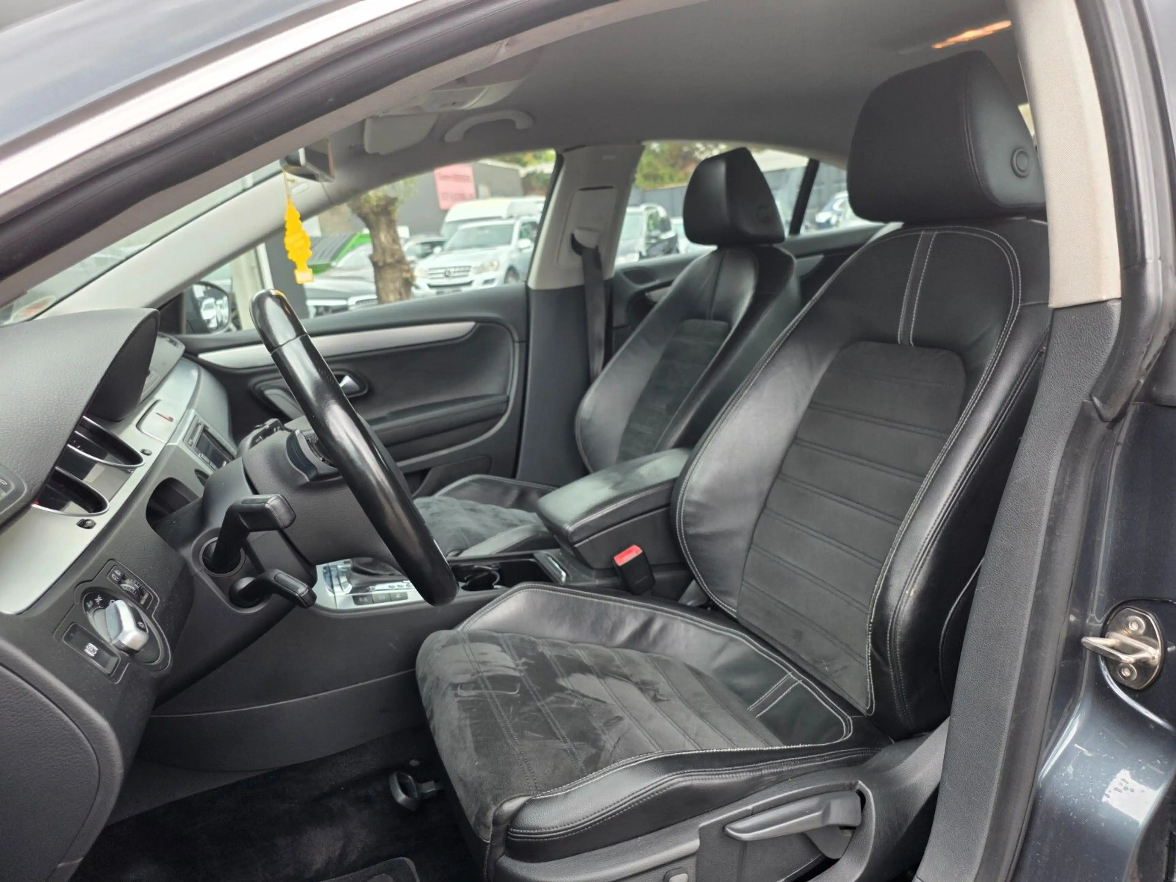 Volkswagen Passat CC 2,0TDI DSG PDC/Teilleder/18 Zoll — photo 12