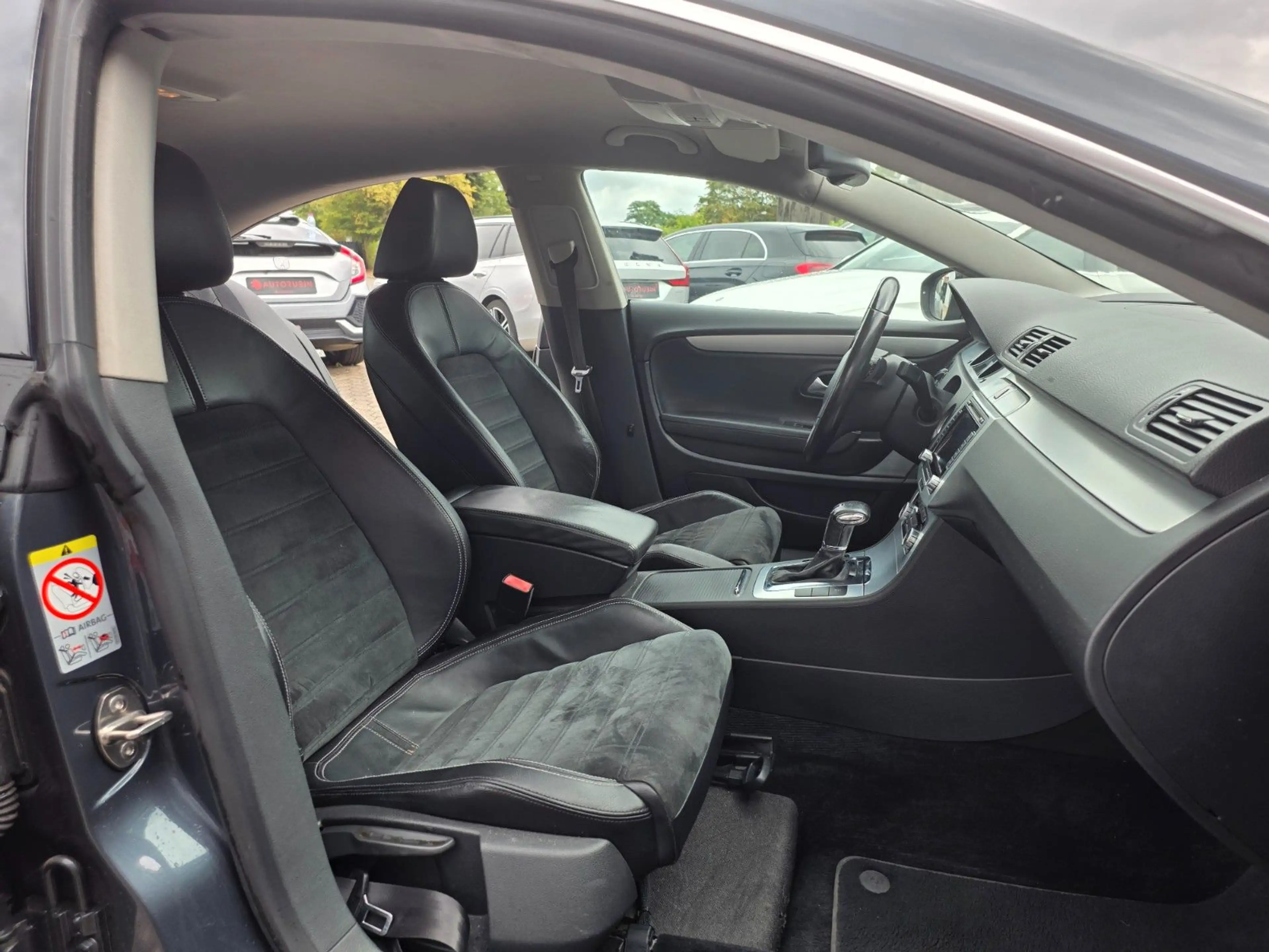Volkswagen Passat CC 2,0TDI DSG PDC/Teilleder/18 Zoll — photo 9