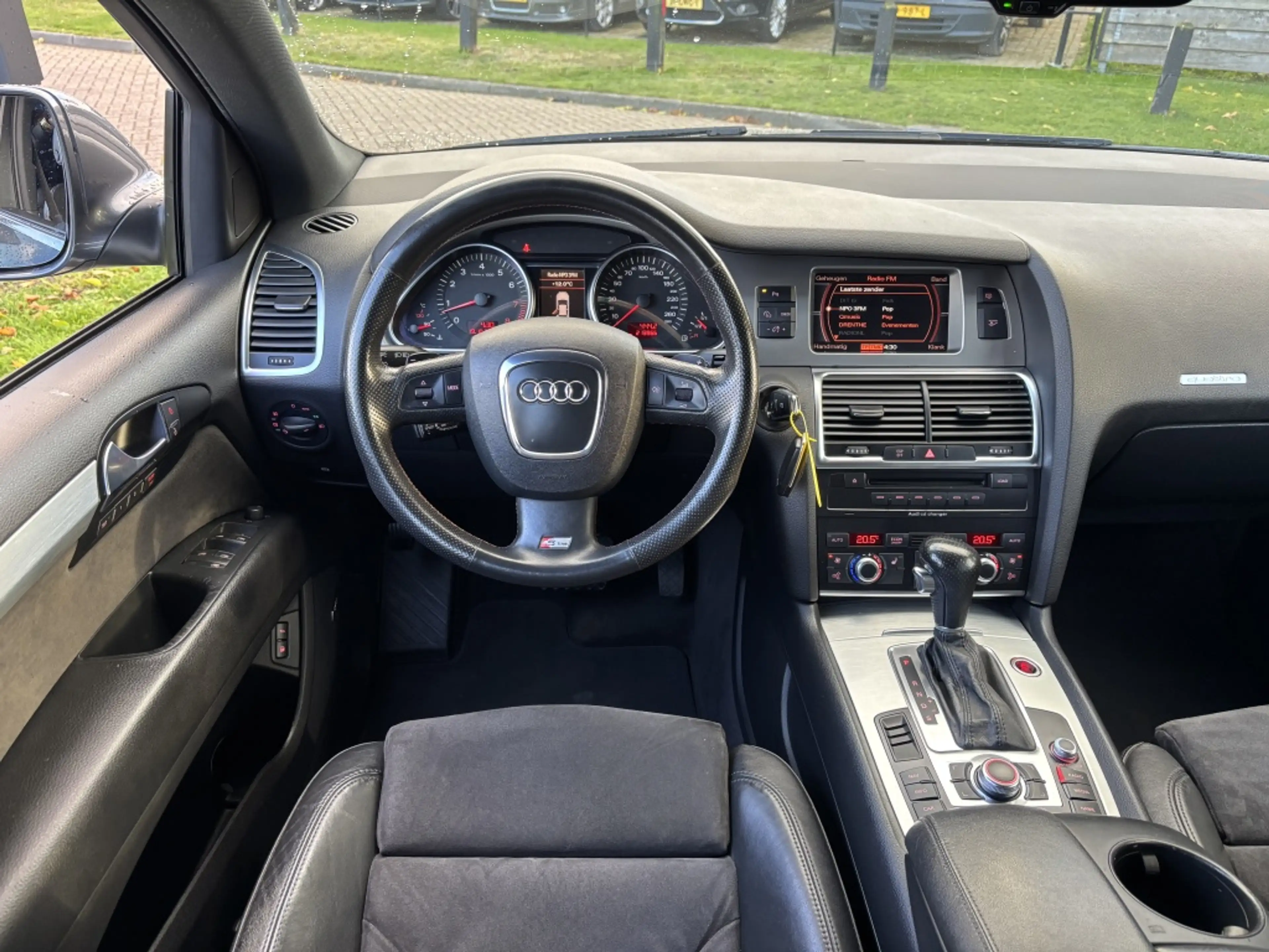 Audi Q7 4.2 FSI Quattro 2007 Youngtimer 7-Persoons — photo 13