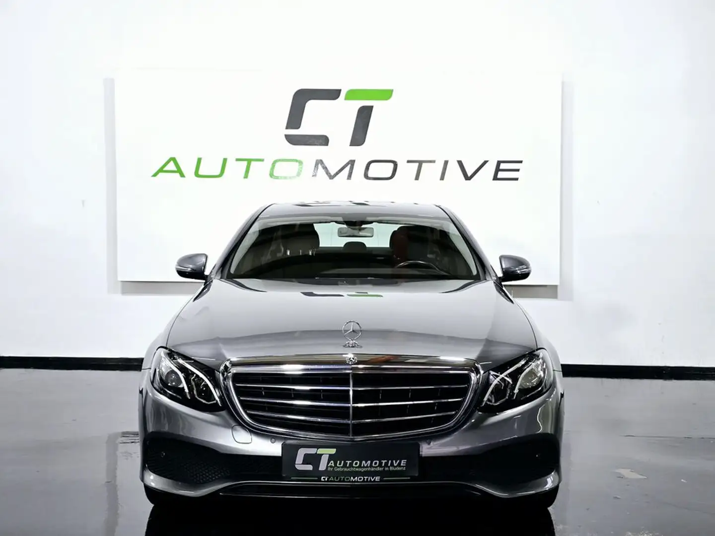 Mercedes-Benz E 200 d Aut. *Elektr. Sitze Grau - 2