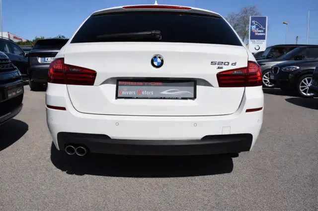 BMW 5 Series view 8