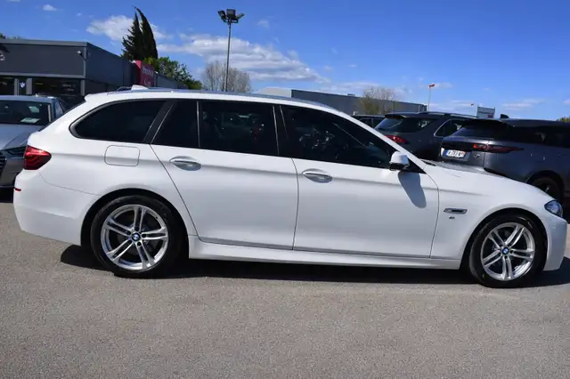 BMW 5 Series view 12