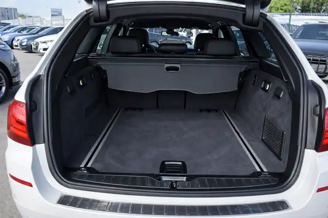 BMW 5 Series view 5