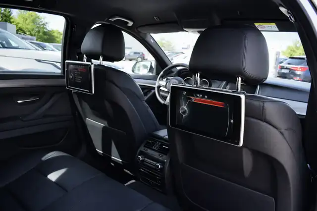 BMW 5 Series view 15